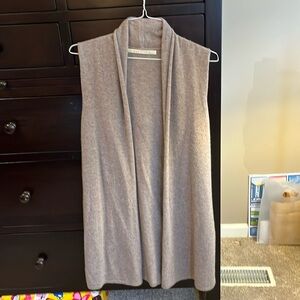 Cashmere tan sleeveless knee length sweater, one size.